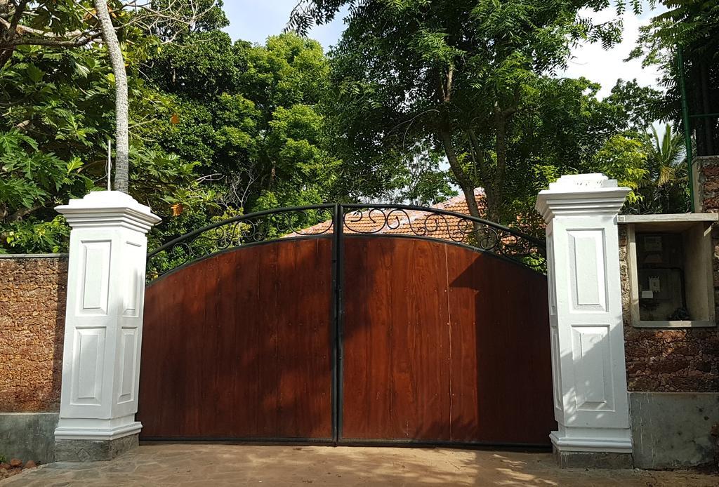 Siriniwasa Luxury Villa With Private Pool Induruwa Εξωτερικό φωτογραφία